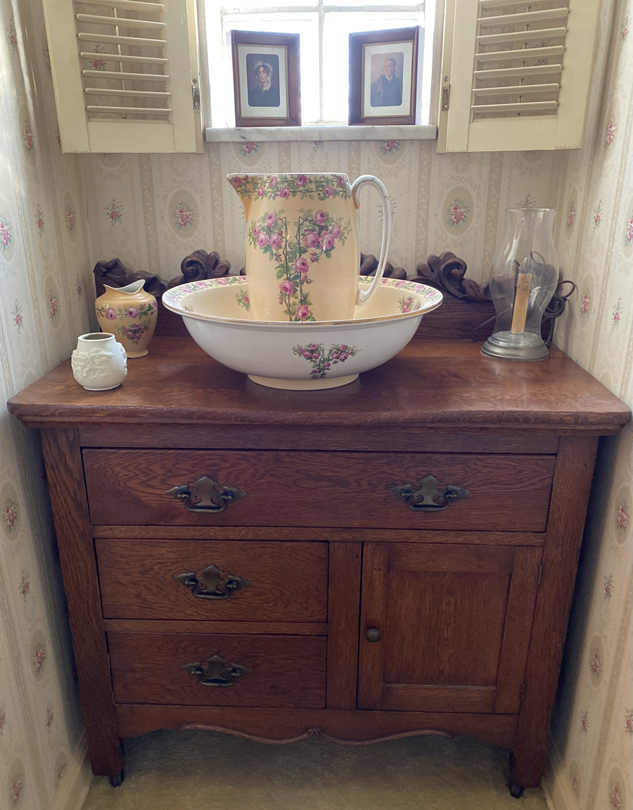 Oak Wash Stand